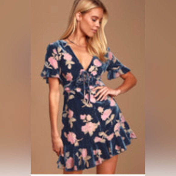 Lulus short velvet dress - Picture 2 of 2